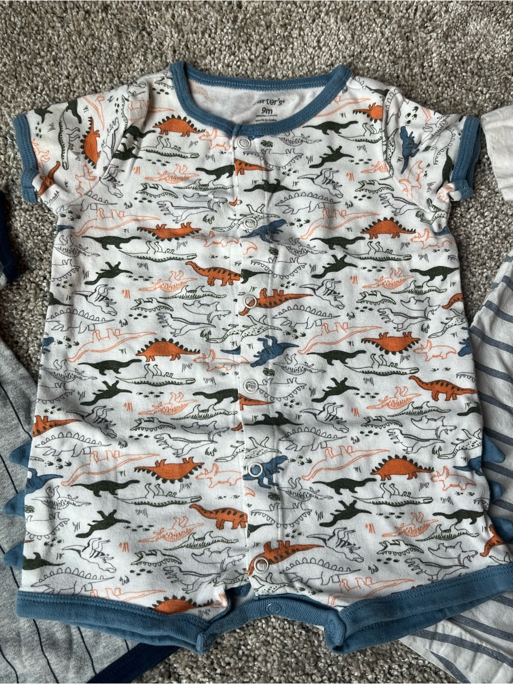 Carter’s 9m bundle - Picture 3 of 4